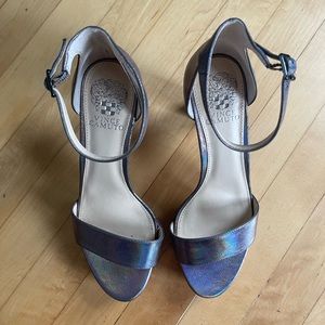 NWT Vine Camuto Iridescent Platform Heels